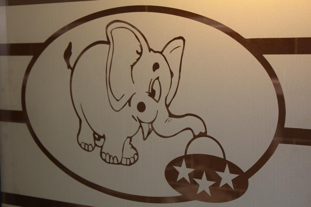 Bed and Breakfast L'elefante CTA Exterior foto